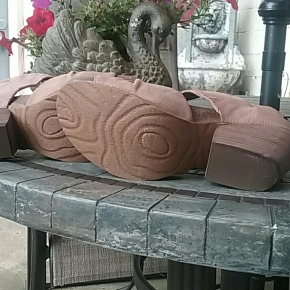 New OTBT Sandles - Picture 4 of 8